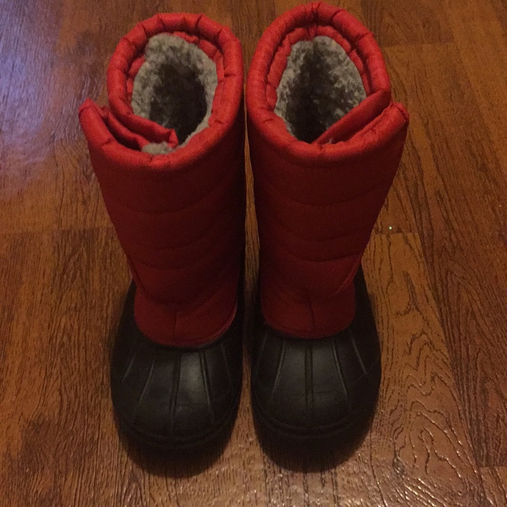 Snow boots